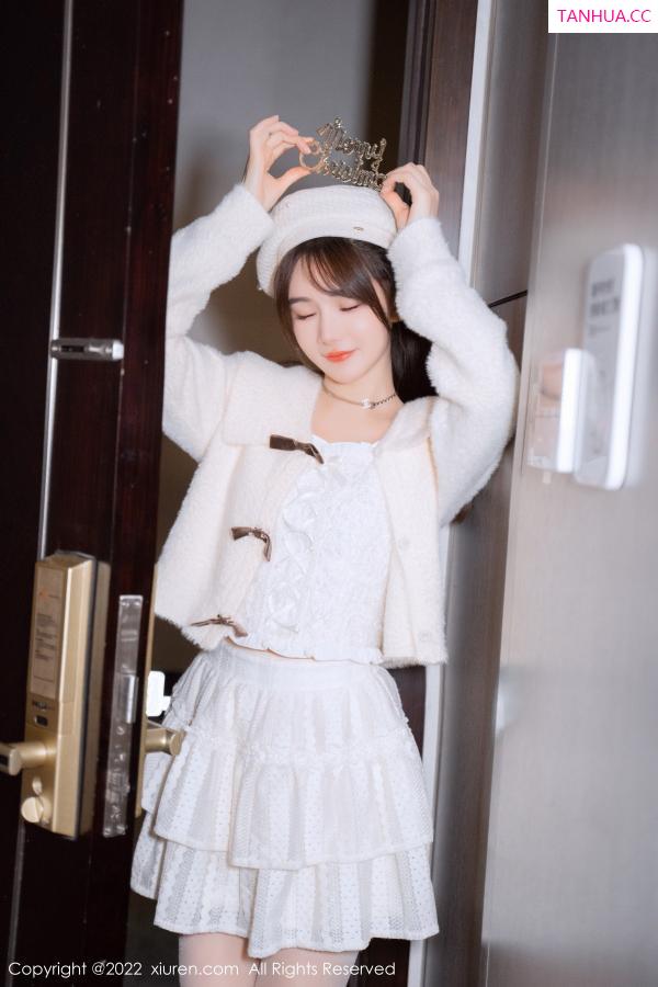 婠婠么  [XiuRen]高清写真图 2022.12.21 No.6025 婠婠么 丝袜美腿第8张图片